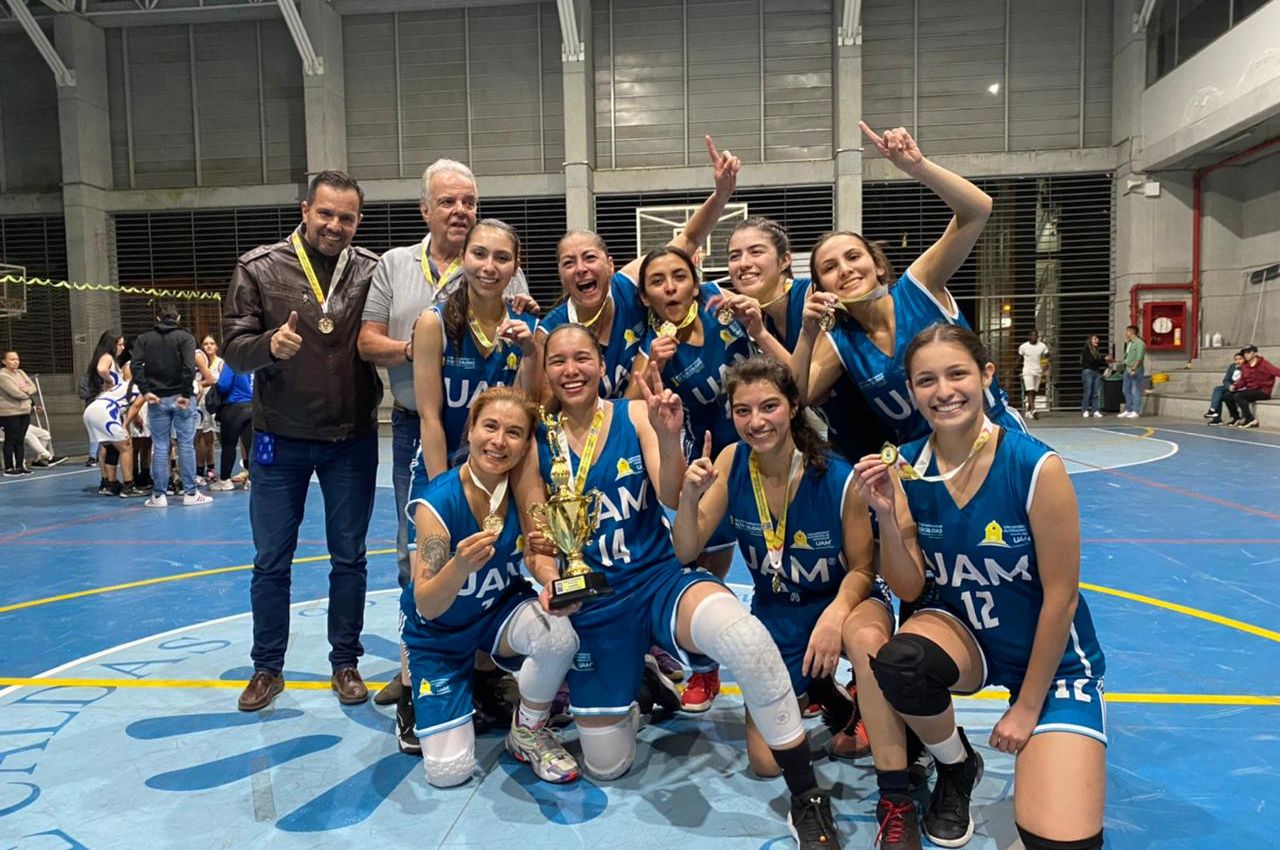 El Equipo de Baloncesto Femenino se coronó campeón de los Juegos Universitarios que se disputaron en Manizales.