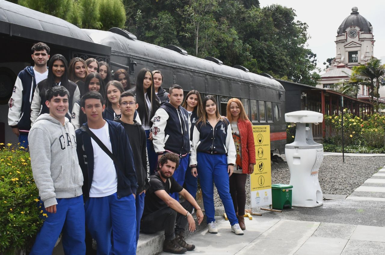 Colegio Los Ángeles de Armenia visita la UAM