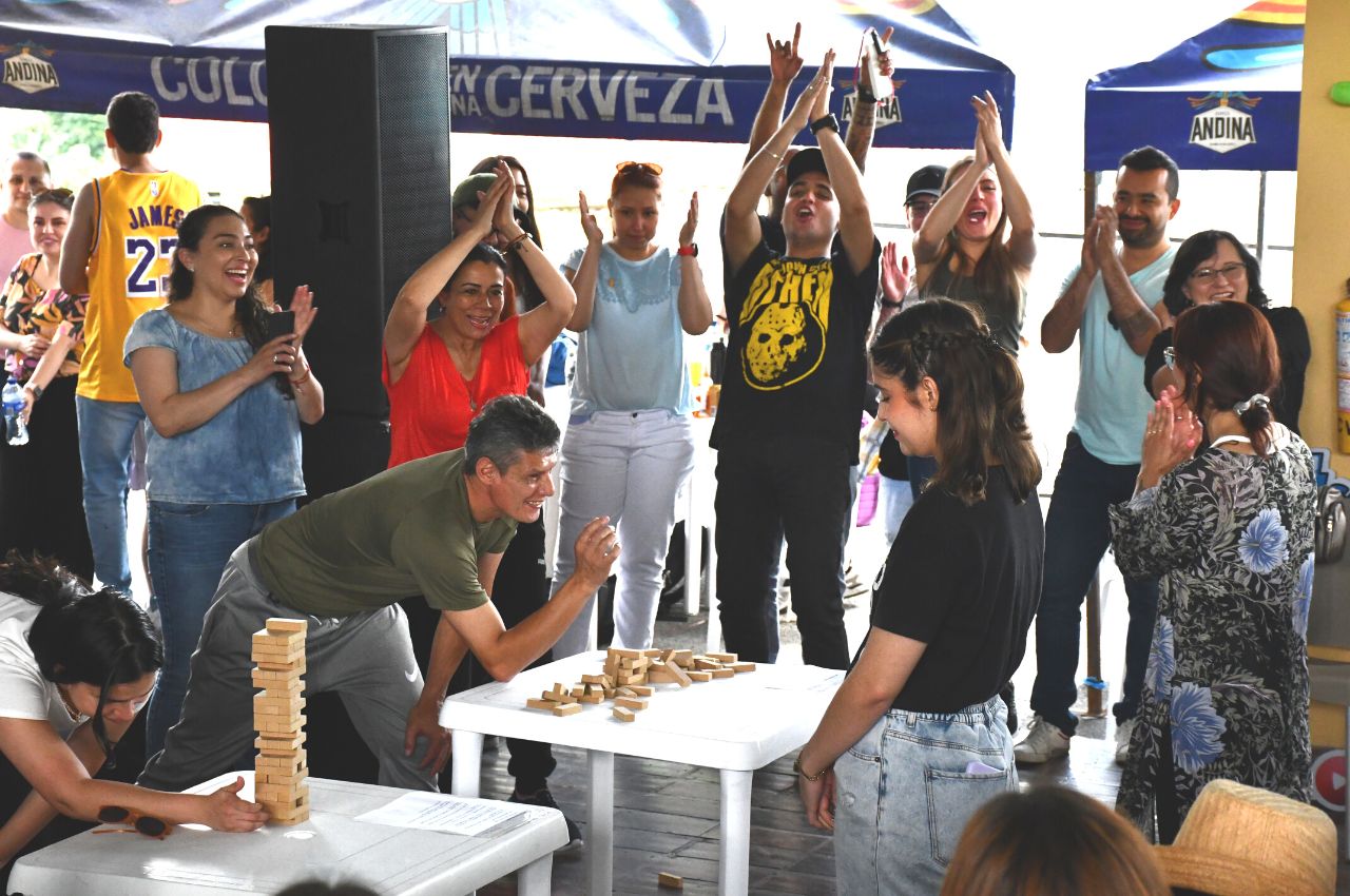 Colaboradores de la UAM celebran el fin de año