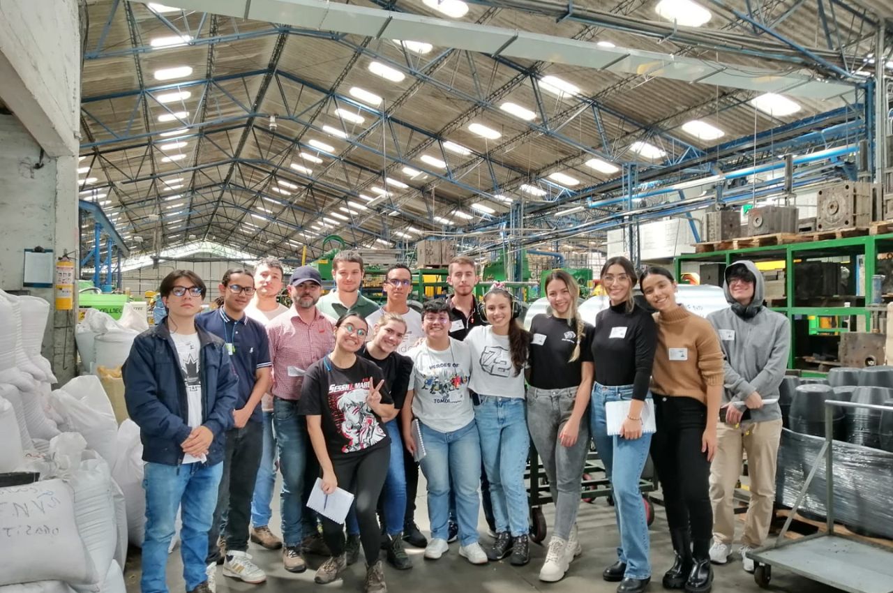 Estudiantes de Ingeniería Electrónica