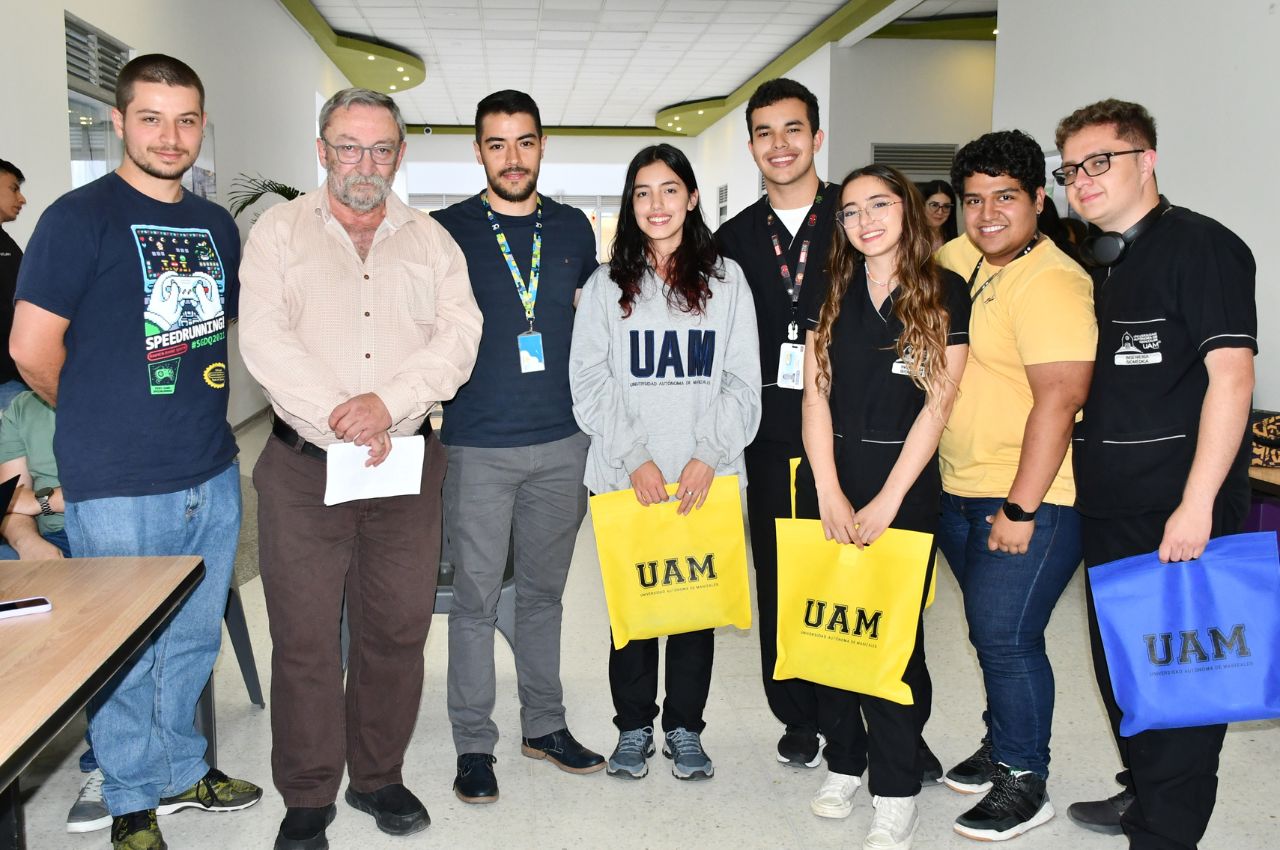 Innovación y talento en la Feria de Proyectos de Ingeniería Biomédica