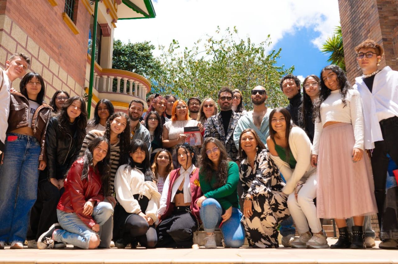 Presentación del libro "Textos del vestido" en Universidad Santo Tomás