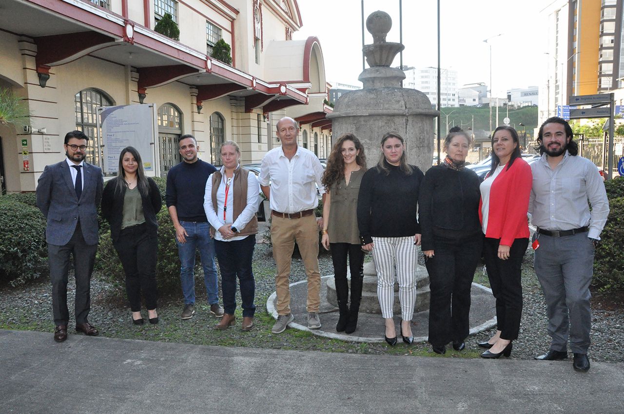 Personas de la ANDI se reúnen en la UAM