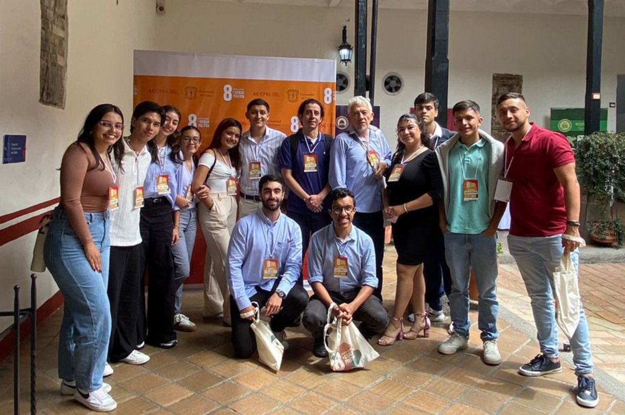 Estudiantes representan la UAM en congreso de Ciencia Política ACCPOL