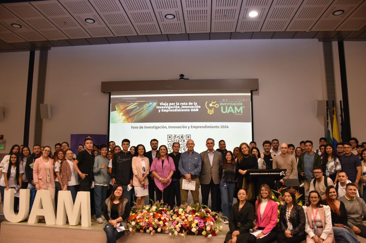 Personas en auditorio en el Foro de Investigación UAM 2024