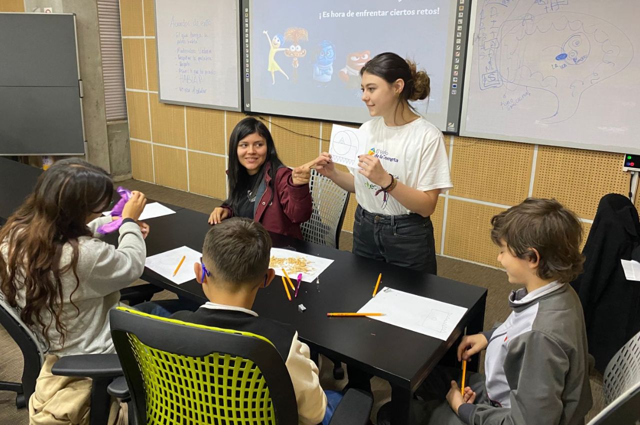 Hijos de trabajadores UAM en su taller de liderazgo emocional