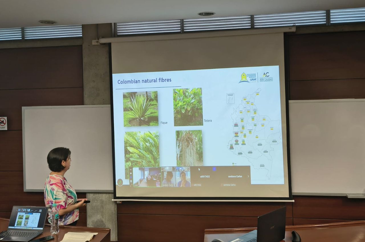 Investigadora UAM y su investigación sobre fibras naturales colombianas