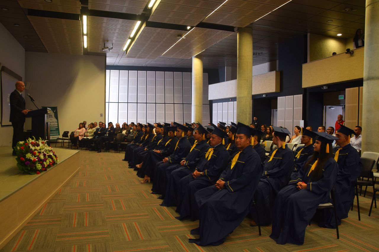  Graduados UAM ejercerá sus labores con idoneidad y ética