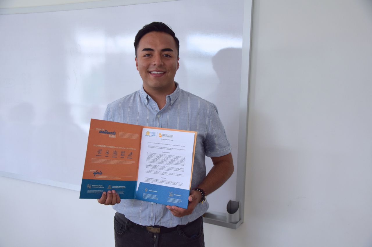 Mario Andrés Hernández Moreno, estudiante de Ingeniería Biomédica. 