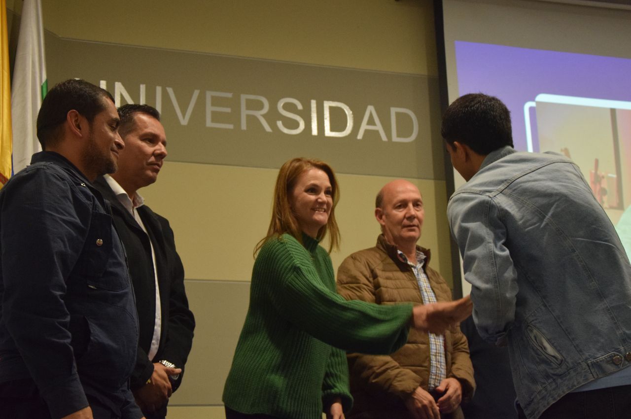 Artistas y deportistas fueron reconocidos en la UAM