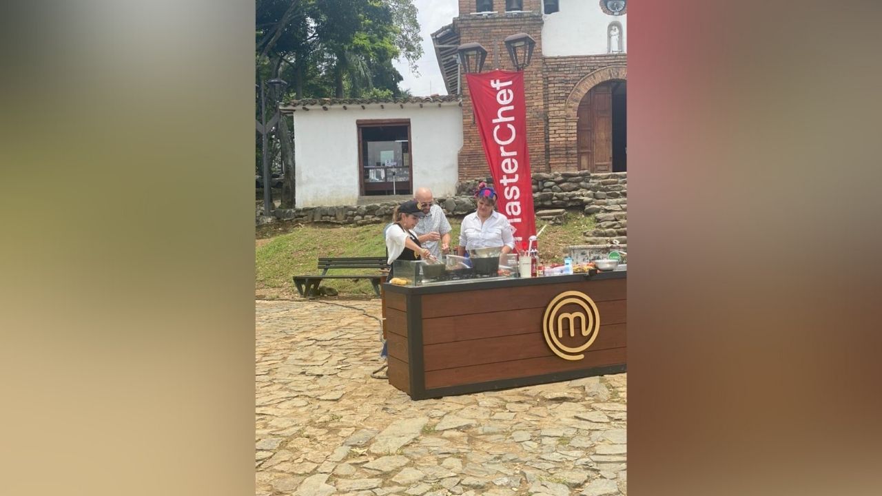 cocina en Rosahelena en Master Chef Celebrity Colombia 2021