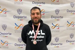 Graduado UAM, subcampeón nacional de esgrima