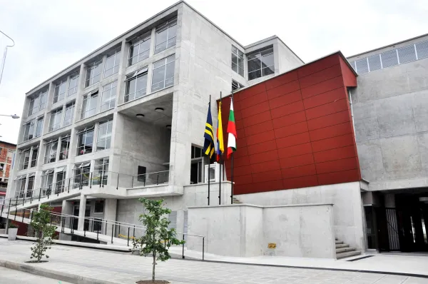 Universidad Autónoma de Manizales--