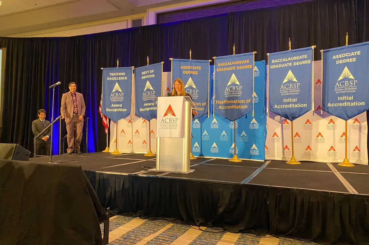 Graduada UAM gana premio de excelencia docente en América Latina