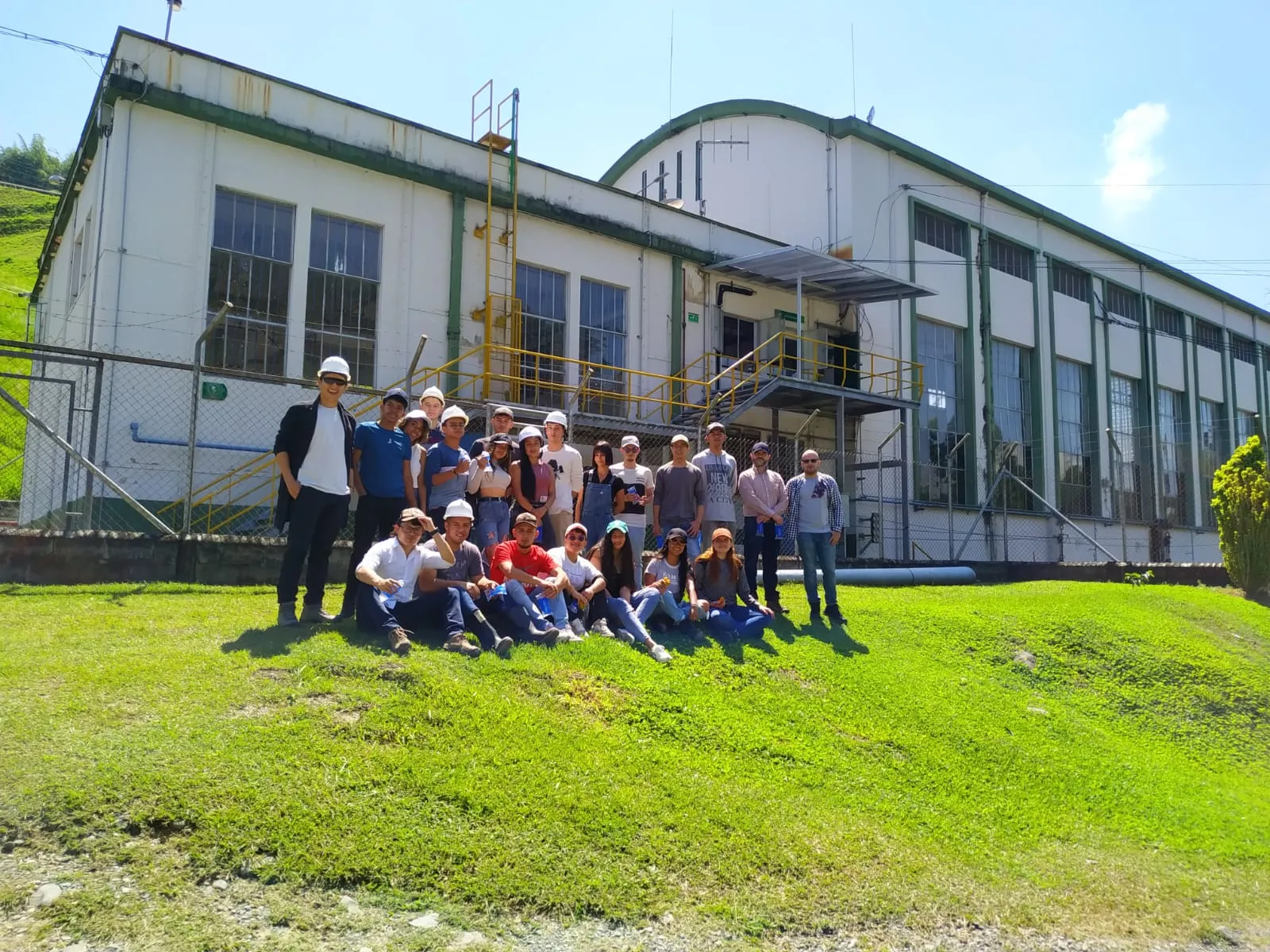 Estudiantes UAM recorren plantas de generación de CHEC Grupo EPM 
