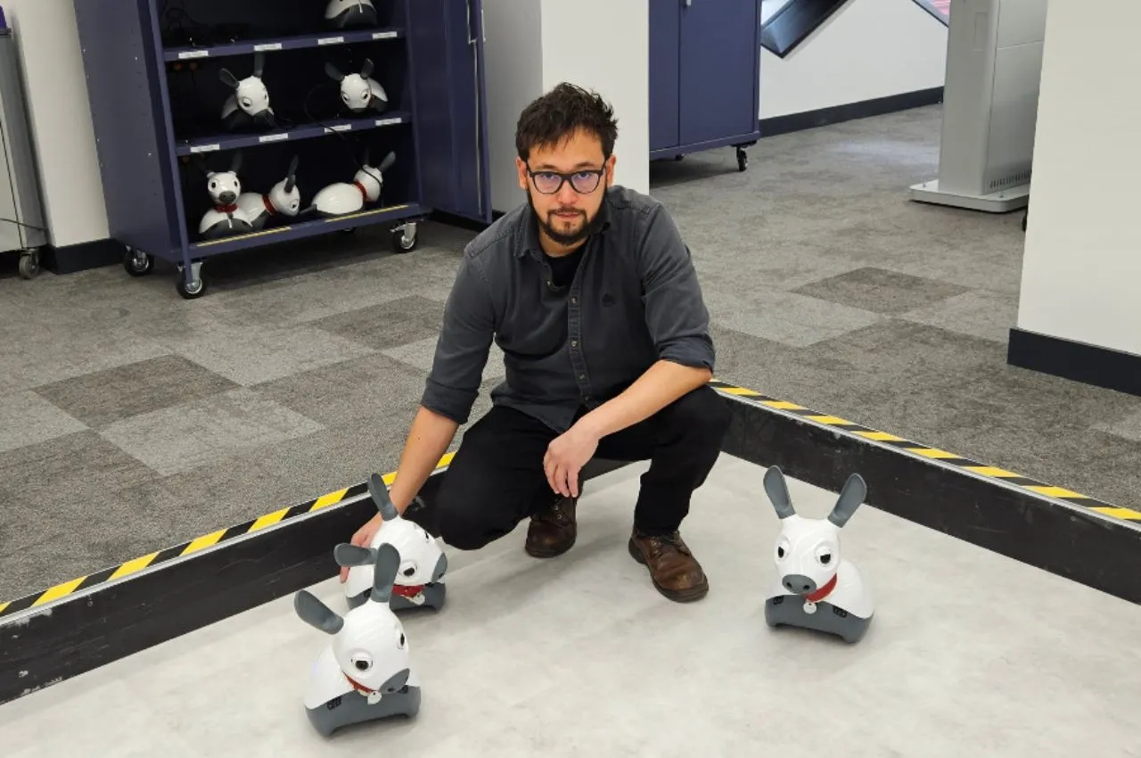Graduado UAM es docente de Inteligencia Artificial y Robótica en Sheffield Hallam University.