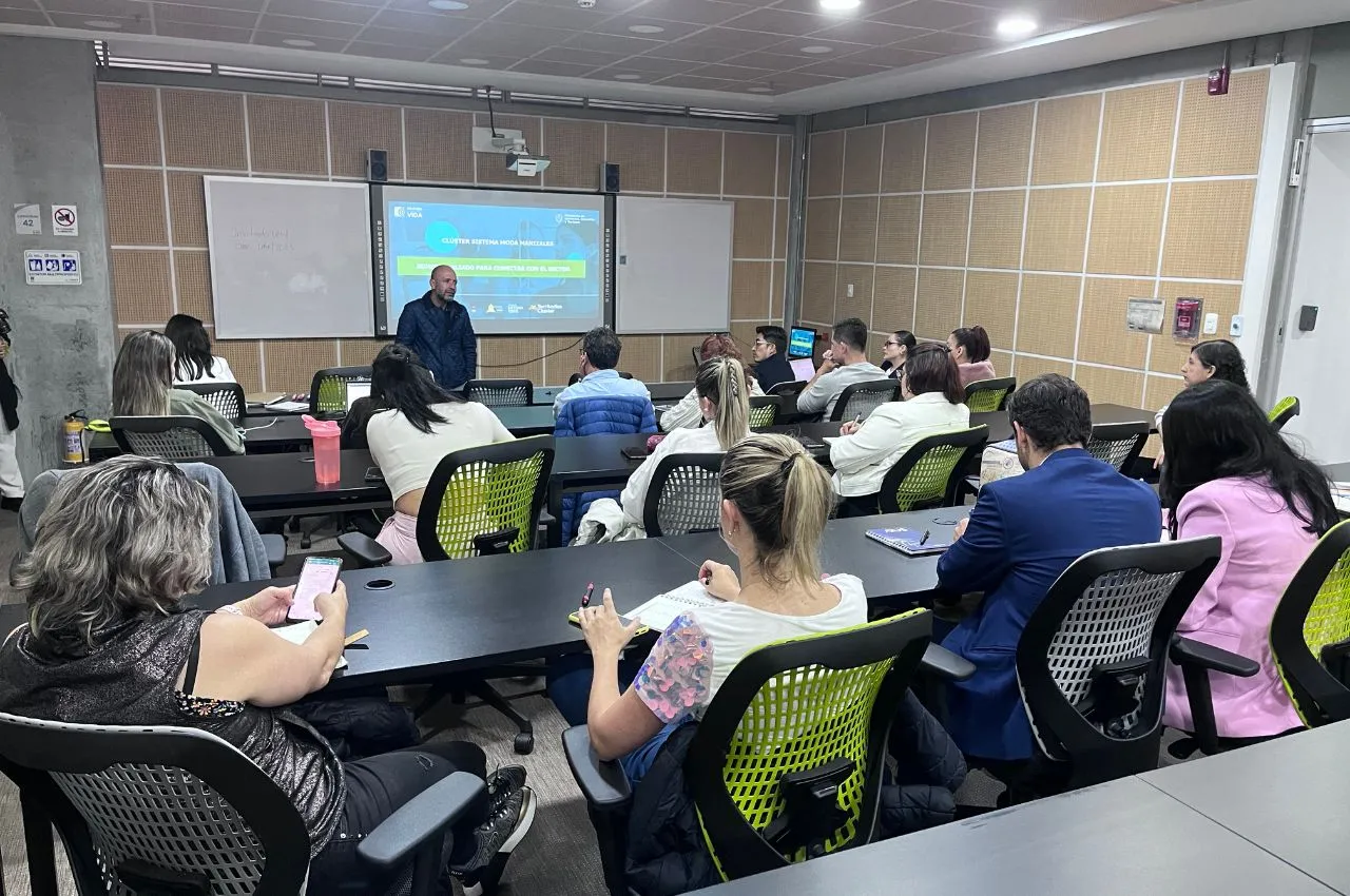 Proyecto del "Clúster Sistema Moda" en Manizales: Impulso a la Competitividad Empresarial