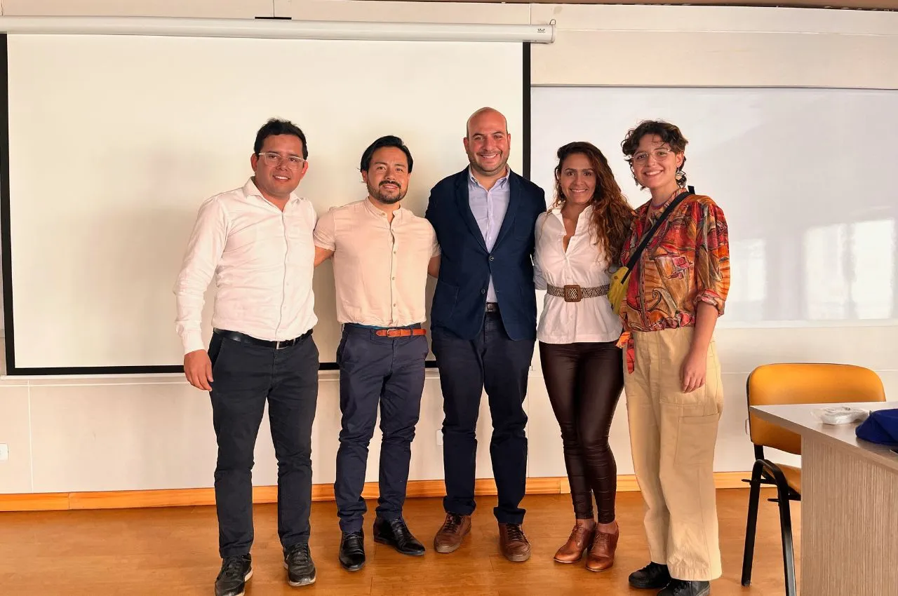 Estudiante francesa enriquece investigación sobre paz en la UAM.
