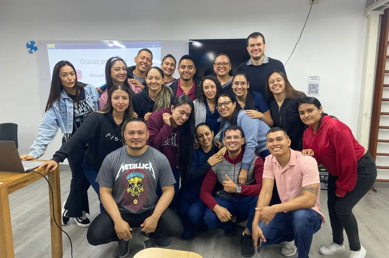 Fisioterapeuta brasileño impartió seminario terapéutico en la UAM.