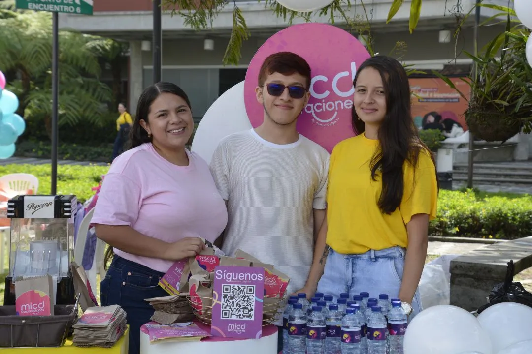 estudiantes uam aprenden cómo emprender en exposición de emprendimiento
