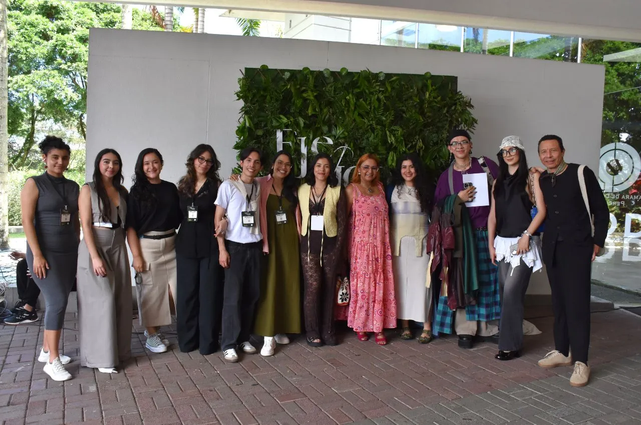 Docentes y estudiantes en Eje Moda 2025