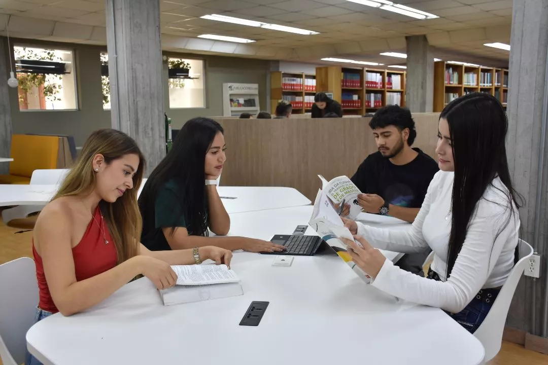 Jóvenes investigadores de la Universidad Autónoma de Manizales