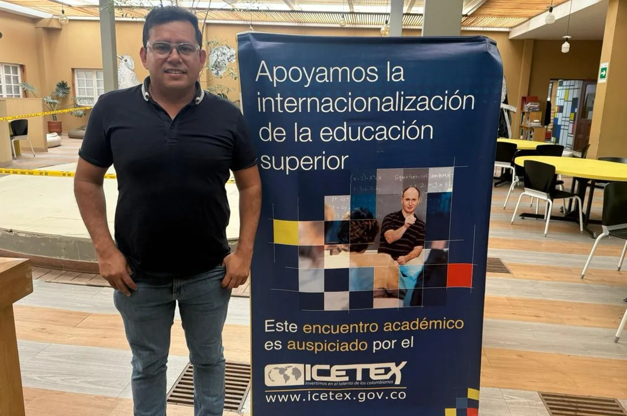 Docente UAM en pasantía de investigación en la Universidad de Granada.