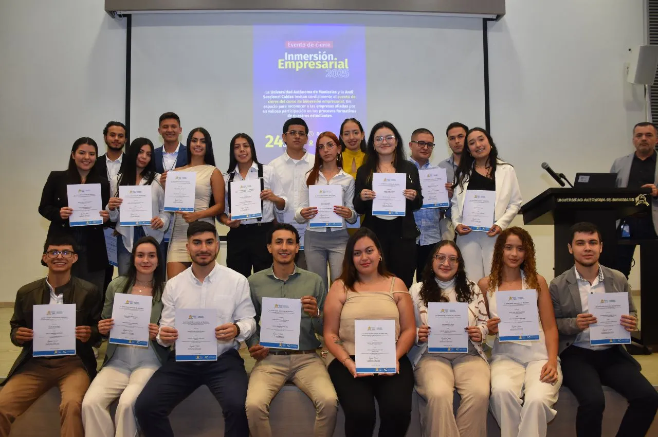Estudiantes UAM que terminaron el curso de Inmersión Empresarial