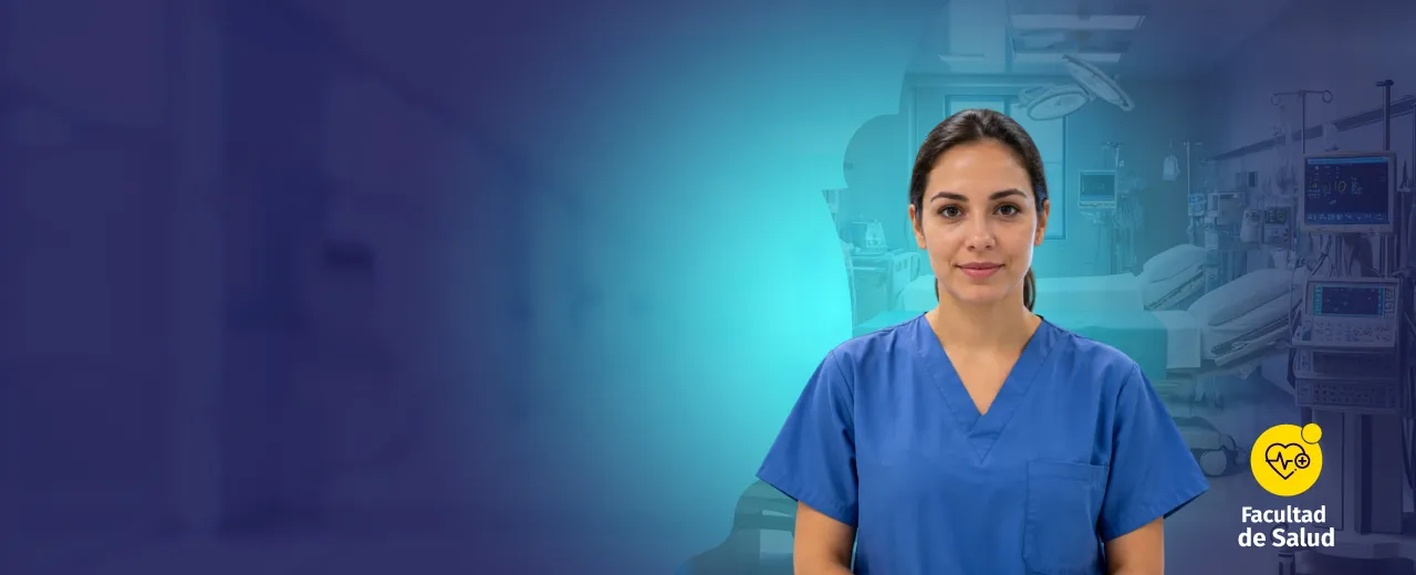 Mujer con uniforme medico que trabaja en cuidado critico del adulto